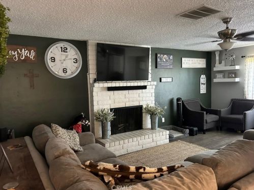 436 Douglas St, Bakersfield CA 93308-2378 exterior