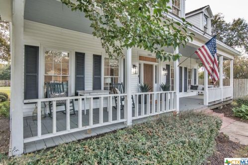 509 Hanover St, Edna, TX 77957-3628