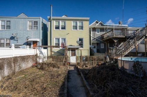 64 New York Ave, Newark NJ 07105-1211 exterior