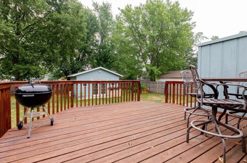 615 Washburne Ave, Paynesville MN  56362-1731 exterior