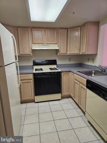 3305 Dolphin Ave, Northfield, NJ 08225-2590