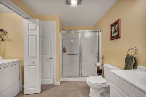 197 Rosewood Ln, Kensington CT  06037-4085 exterior