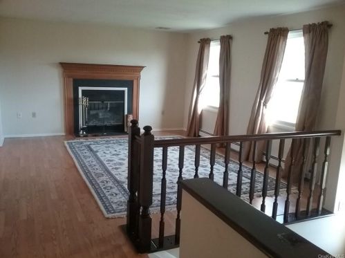 15 Maplewood Dr, Middletown NY  10940-6689 exterior