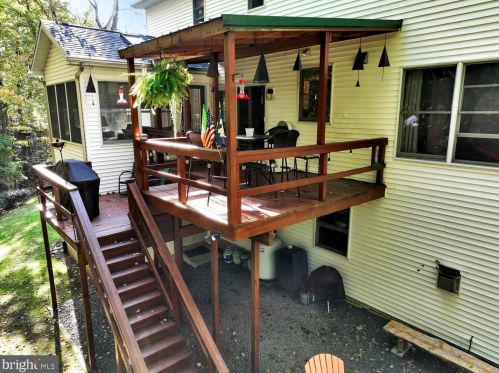 826 Pinewood Dr, Primrose PA 17901-9544 exterior