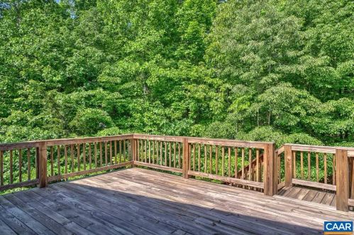 17 Shortwood Cir, Bybee VA  22963-2747 exterior