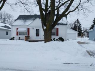 1012 Sharon St, Appleton, WI 54914-3226