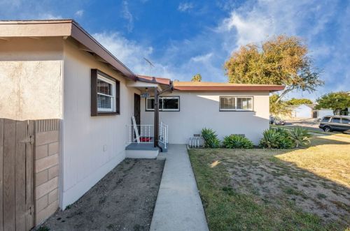 6019 South St, Lakewood, CA 90713-1311