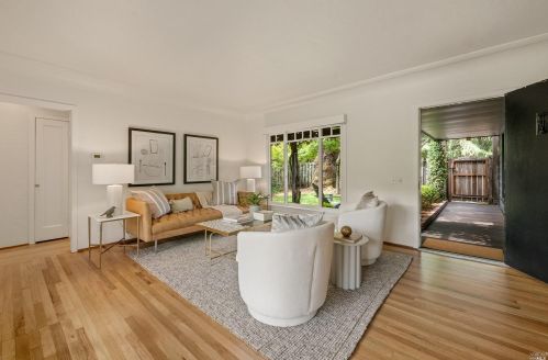 1095 Pine Tree Ln, Sebastopol CA  95472-2681 exterior