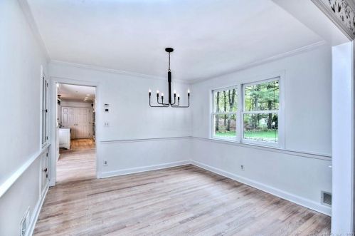 18 Silver Brook Rd, Westport CT  06880-1523 exterior