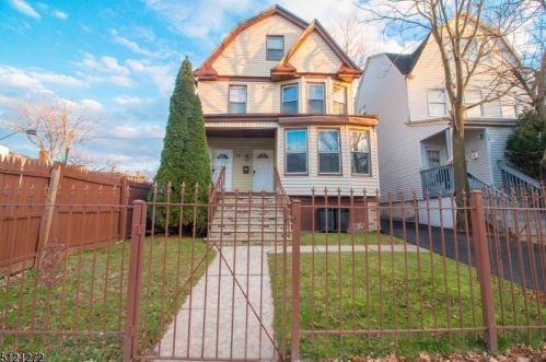 186 18th St, East Orange, NJ 07018-0039