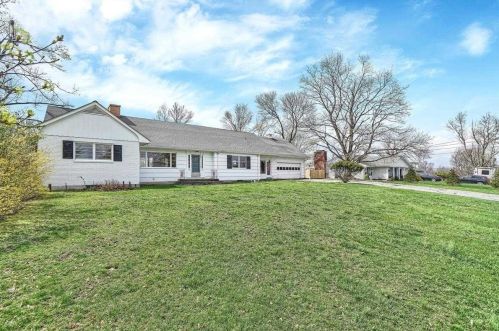 327 Sunset Hill Rd, Fishkill, NY 12524-2820