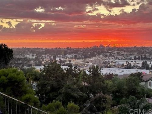 618 Cabezon Pl, Vista, CA 92081-6309