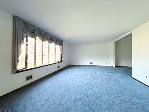 523 Hidden Holw, Scotch Plains NJ  07076-2027 exterior