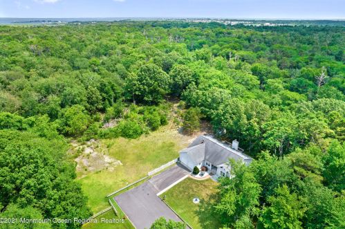 38 Jeanette St, Berkeley Township NJ  08721-3517 exterior