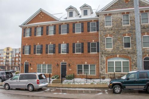517 Plunkett St, Lexington, KY 40508-2938