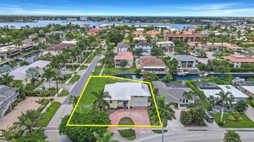 1200 Sandpiper St, Naples, FL 34102-2403