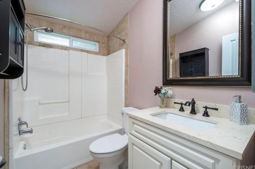 27546 Jasper Way, Santa Clarita CA  91384-3162 exterior