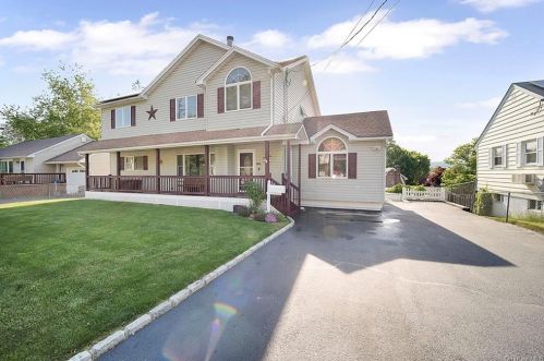 19 Elm St, Garnerville, NY 10923-2003