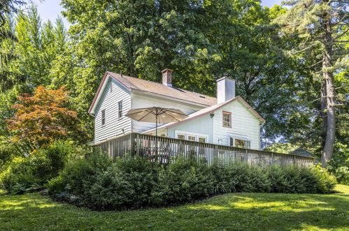 21 Chestnut St, Rhinebeck, NY 12572-1501