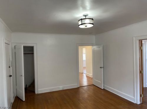 55 Grove St, Montclair NJ  07042-3700 exterior