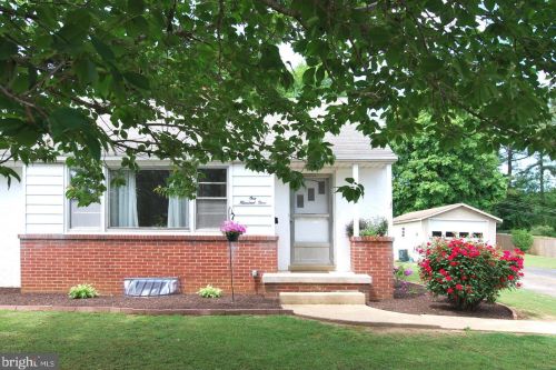 109 2nd Ave, Parkesburg, PA 19365-1245