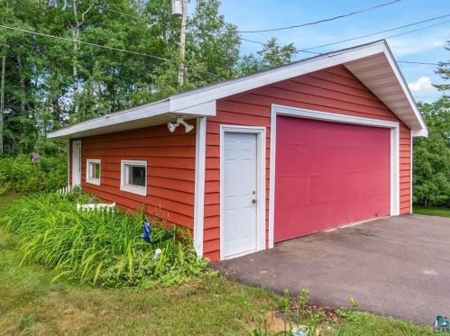 815 Almac Dr, Duluth MN  55810-2744 exterior