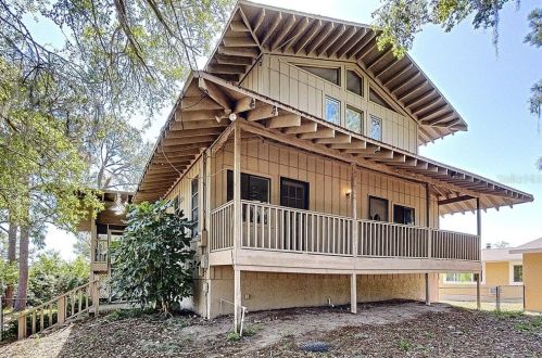 3330 Pineview Dr, Tarpon Springs, FL 34691-9732