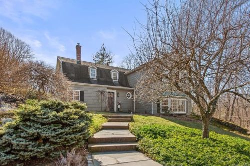 268 Mclain St, Bedford Hills, NY 10507-2227