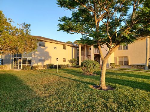 10 Lake Vista Trl, Fort Pierce, FL 34952-6396