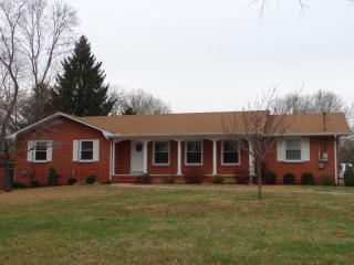 570 Crestwood Dr, Cookeville, TN 38501-1868