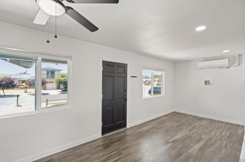 944 Goldenrod St, Escondido, CA 92027-1712