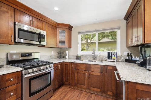 38 Meadowlark Ln, Calabasas CA  91377-1017 exterior