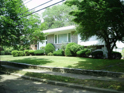 200 Old Farm Rd, Newton, MA 02459-3458
