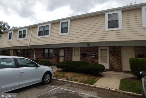 1510 Silver Ct, Trenton, NJ 08690-3527