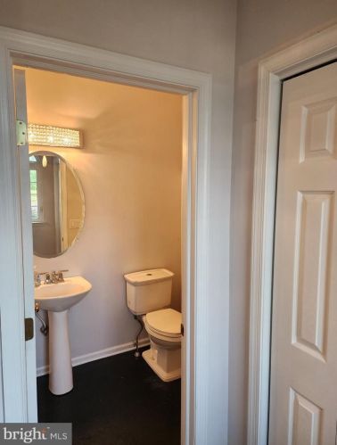 907 Mesa Ln, Collegeville PA  19426-4145 exterior