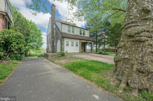 619 Chelten Hills Dr, Melrose Park, PA 19027-1319