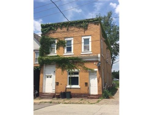 211 7th St, Jeannette, PA 15644-3419