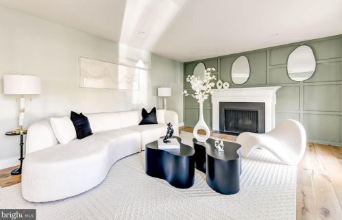 4624 Asbury Pl, Washington DC  20016-4325 exterior