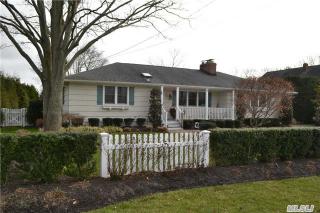 18 Tuttle Ave, Eastport, NY 11941-1307