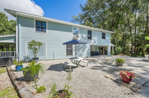 5860 Golden Oaks Ln, Naples, FL 34119-1218
