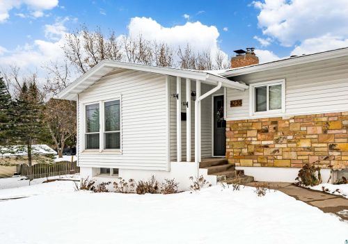 4230 Dodge St, Duluth MN  55804-1448 exterior