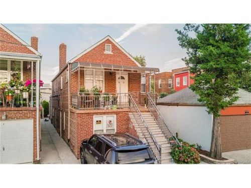 2012 Tomlinson Ave, Bronx, NY 10461-1326