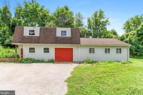 197 Main St, Cross Roads, PA 17322-9013