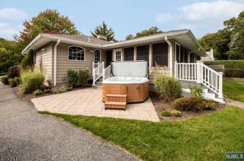 30 Ridge Rd, West Milford Lakes NJ  07480-2908 exterior