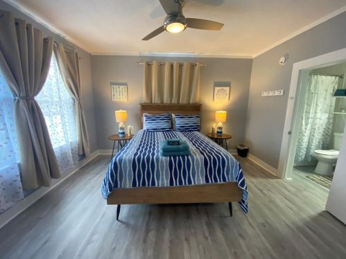 811 10 St, Galveston TX 77550-5118 exterior