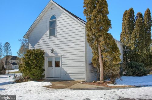 6411 Devonshire Hts Rd, Harrisburg PA 17111-4818 exterior