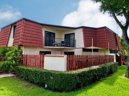 3881 Victoria Dr, West Palm Beach, FL 33406-4711