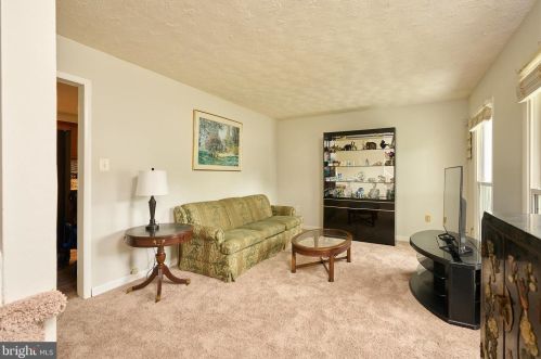 5394 Marcel Ct, Woodbridge, VA 22193-4452
