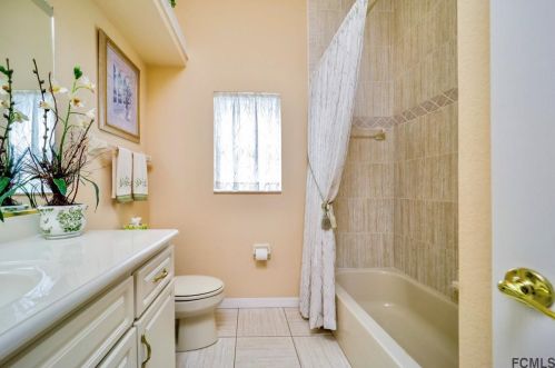 1422 Dolph Cir, Ormond Beach FL 32174-2891 exterior