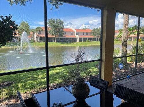 7337 Bristol Cir, Naples FL  34120-0696 exterior